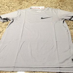 Nike Men’s Shirt